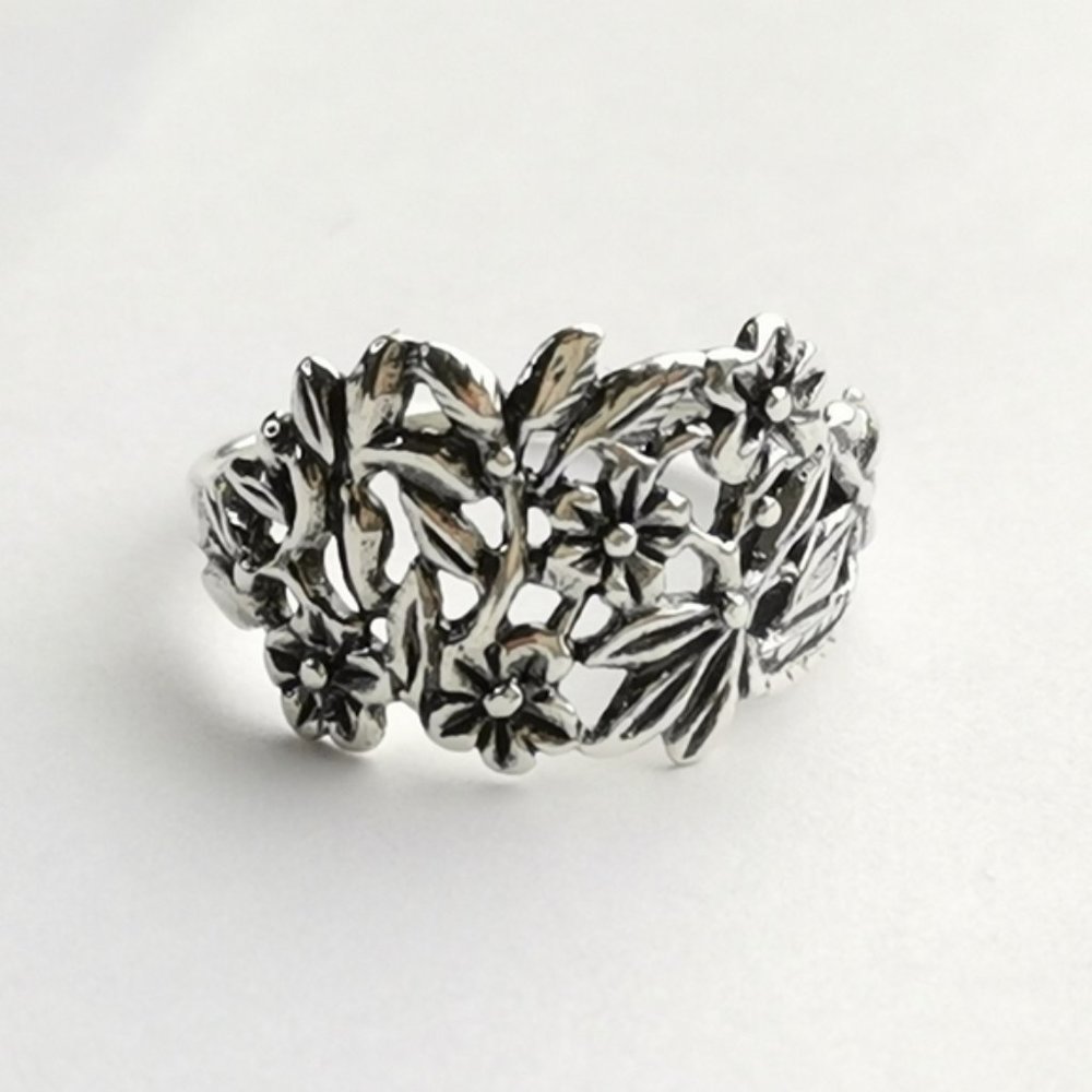 STERLING Silver filigree flower garden band ring size 8